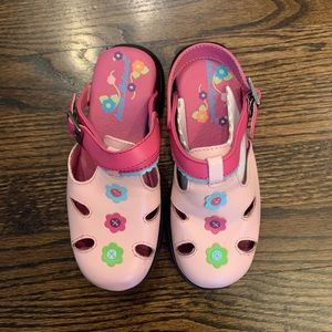 Hanna Andersson Little Girls Leather Clogs